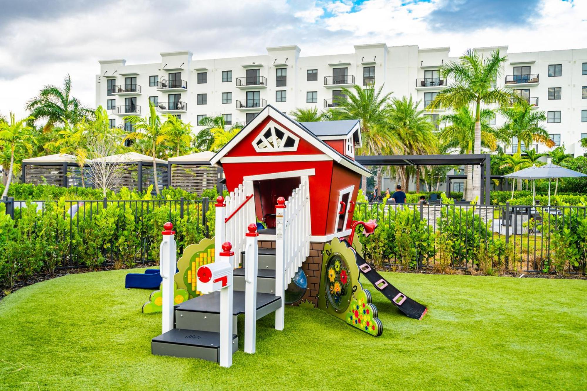 Amazing 2 Bedroom Unit In Doral Miami With Free Parking Hialeah Gardens Exterior foto